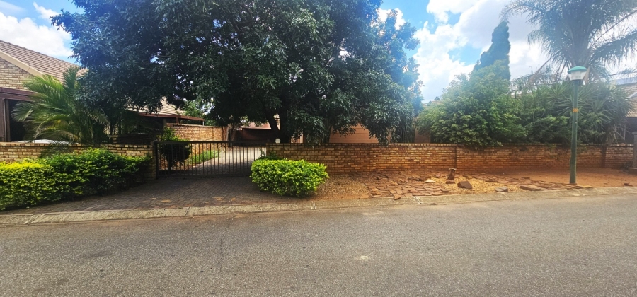 To Let 3 Bedroom Property for Rent in Waterval East North West